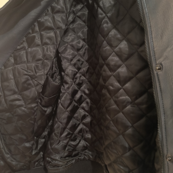 Levi's Women's Mixed Media Varisty Bomber Jacket - Picture 5 of 8